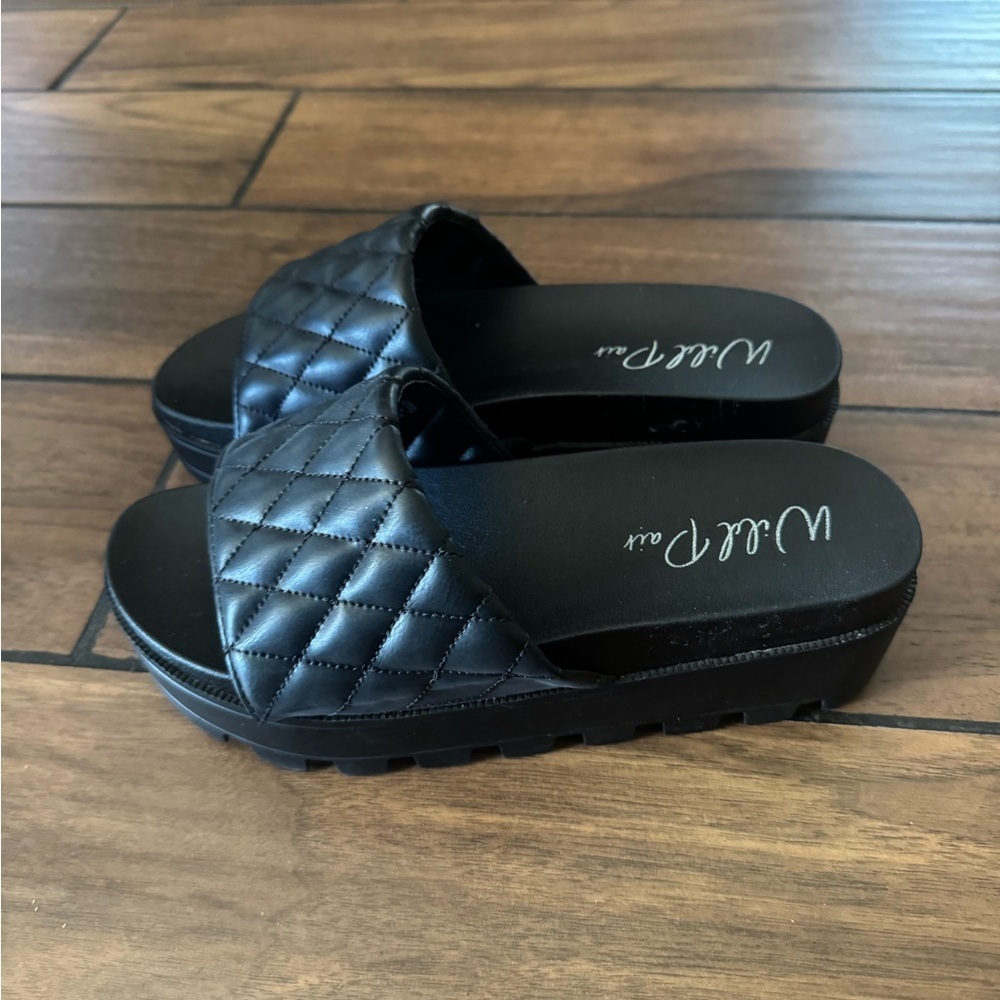 WILD PAIR Elevated Womens Platform Sandal Black size 8 - Picture 4 of 9